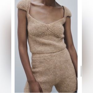 LIMITED EDITION WOOL BLEND KNIT SHORTS
Beige 0/5755/128/183/02